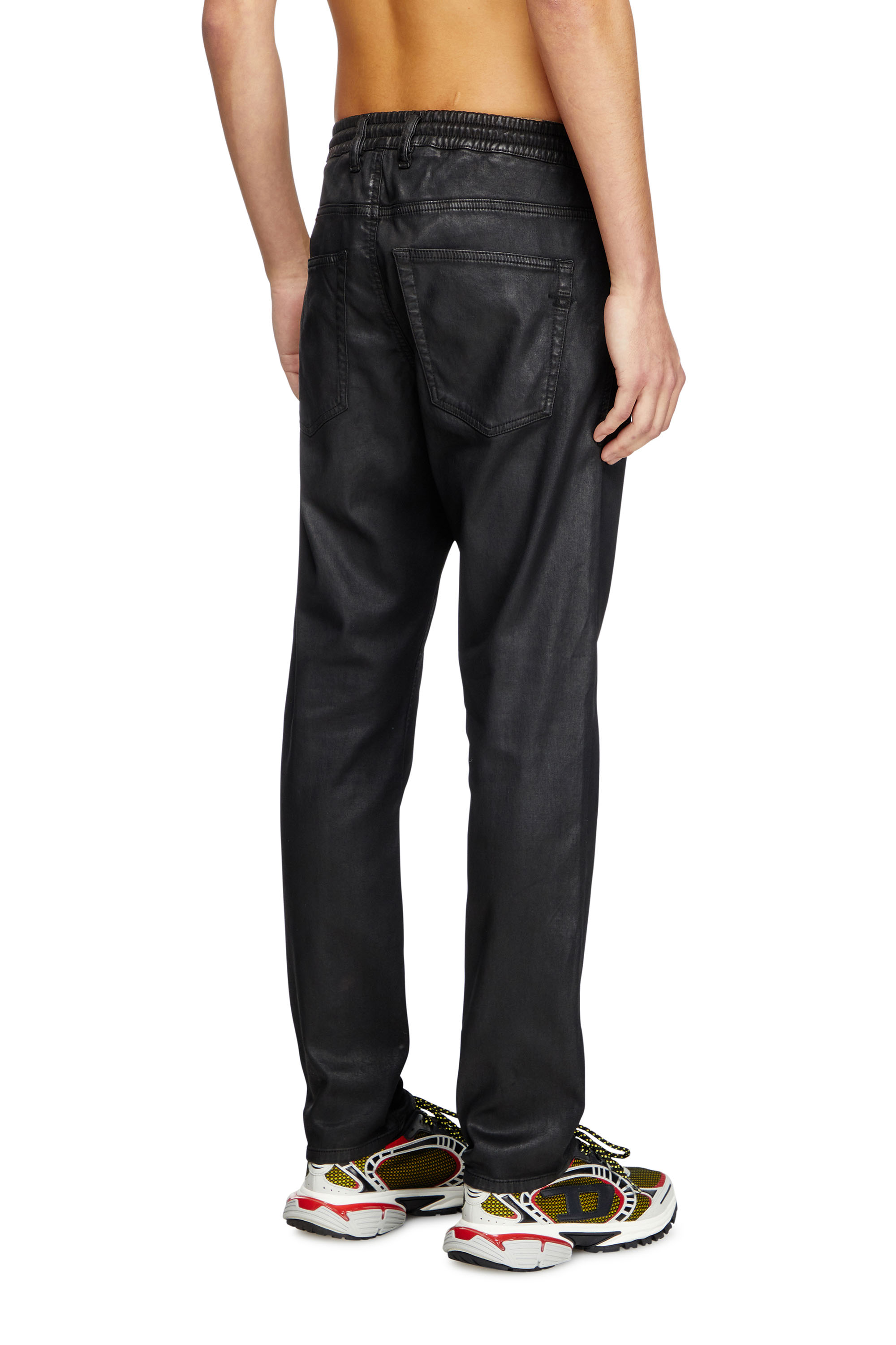 Diesel - Regular 2032 D-Krooley Joggjeans® 068PX Homme, Noir/Gris foncé - Image 4