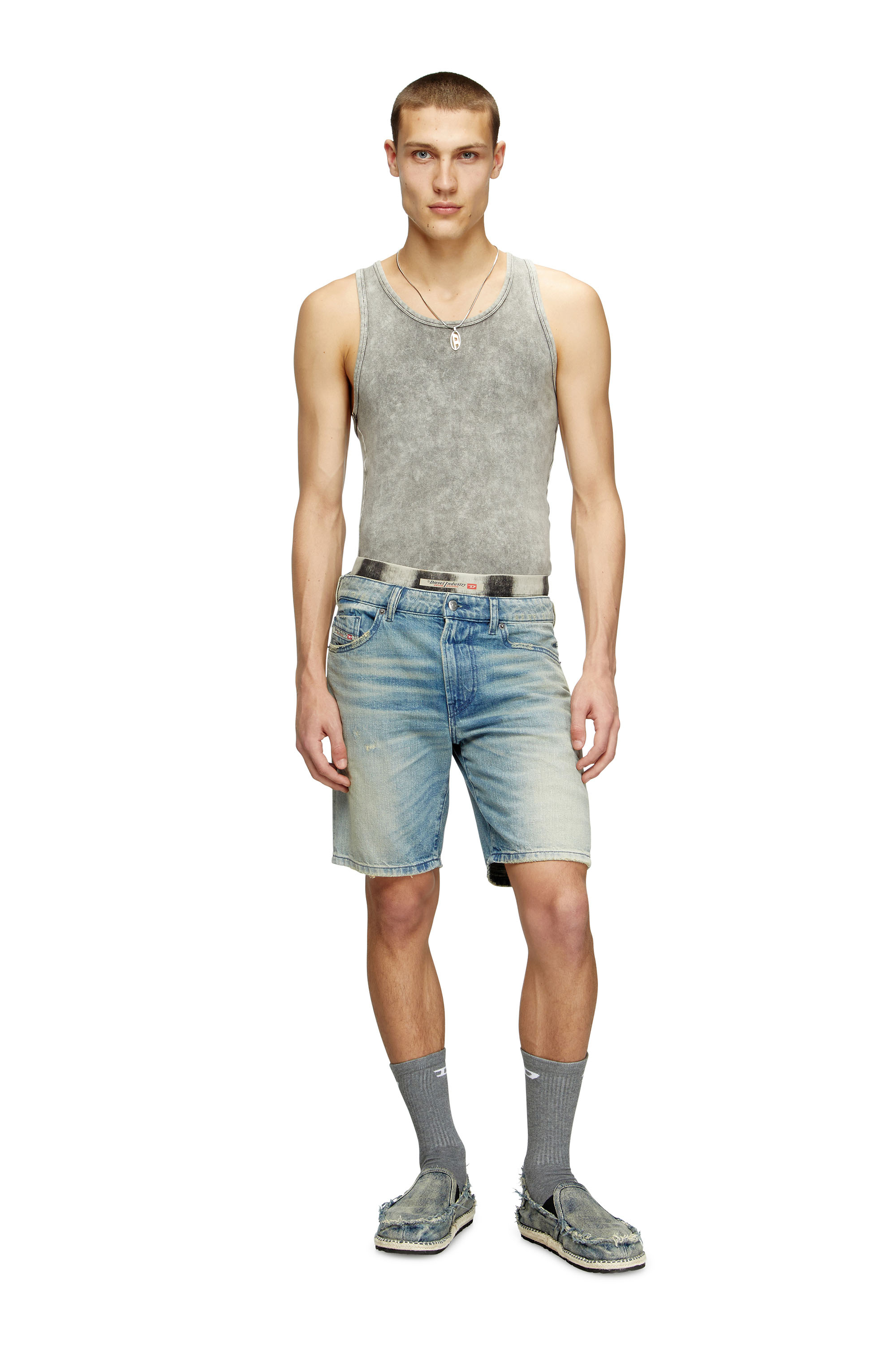 Diesel - D-FIN, Short slim en denim effet vieilli Homme in Bleu - 4
